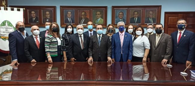 Nuevas autoridades del CRULS toman posesión en Rectoría de la UP.